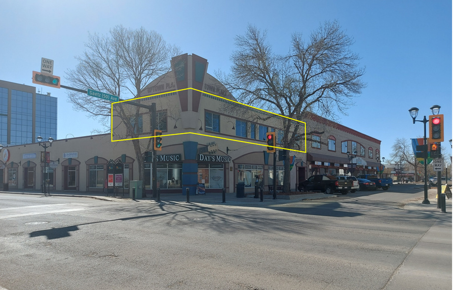 4815 50 Av, Red Deer, AB à louer - Photo de l’immeuble – Image 1 sur 10