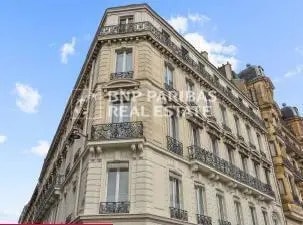 152 Avenue Des Champs Elysées, Paris à louer Photo de l’immeuble– Image 1 sur 3