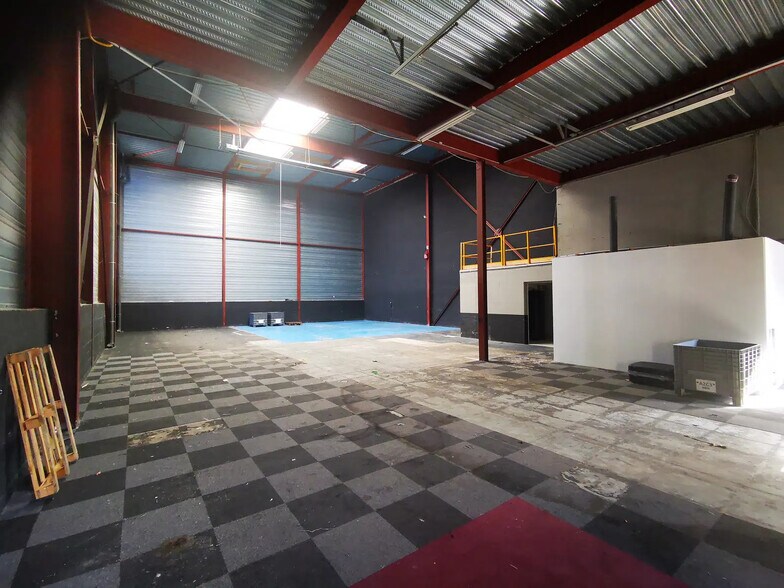 Local d’activités dans Montévrain à louer - Photo de l’immeuble – Image 1 sur 5