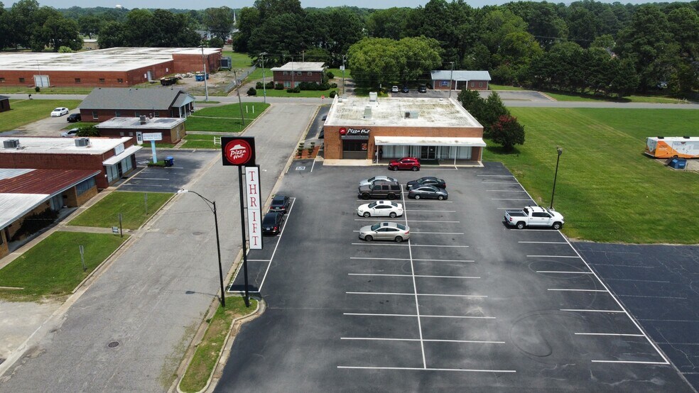 405 Peacock St, Ahoskie, NC à louer - Photo de l’immeuble – Image 3 sur 7