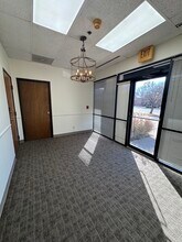 5750 Rufe Snow Dr, North Richland Hills, TX à louer Photo de l’immeuble– Image 2 sur 4