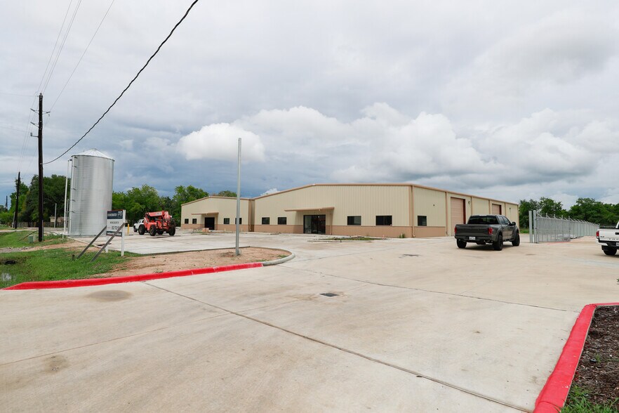 3406 Longhorn Dr, Houston, TX à louer - Photo de l’immeuble – Image 1 sur 23