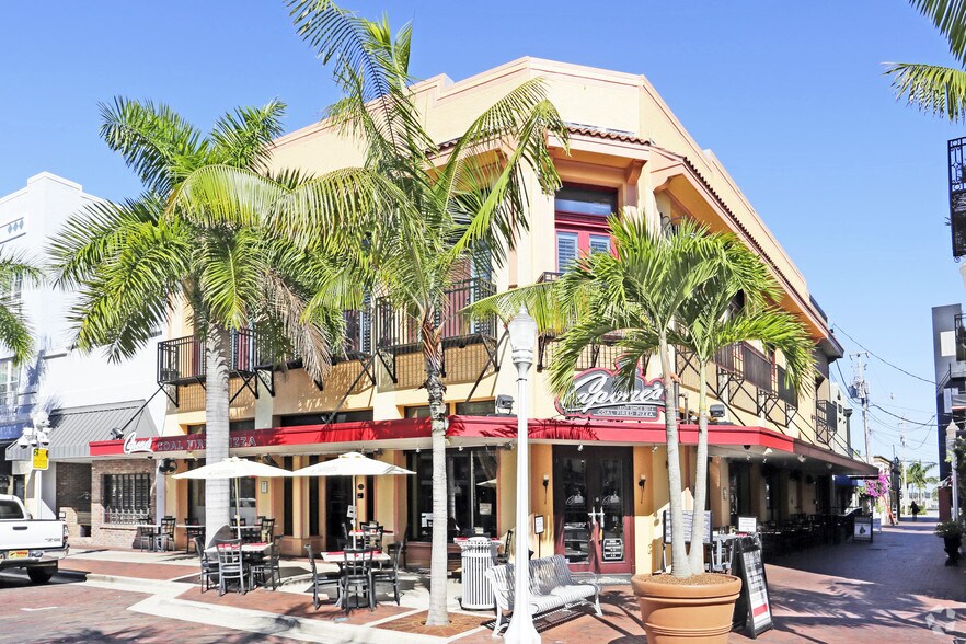 2225 1st St, Fort Myers, FL à louer - Photo de l’immeuble – Image 1 sur 13