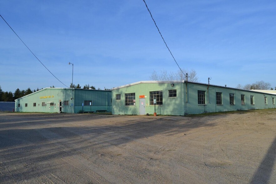 10471 N Roscommon Rd, Roscommon, MI à vendre - Photo de l’immeuble – Image 2 sur 9