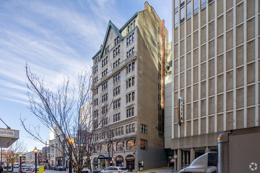 70 E Walton St, Chicago, IL à louer - Photo de l’immeuble – Image 2 sur 3