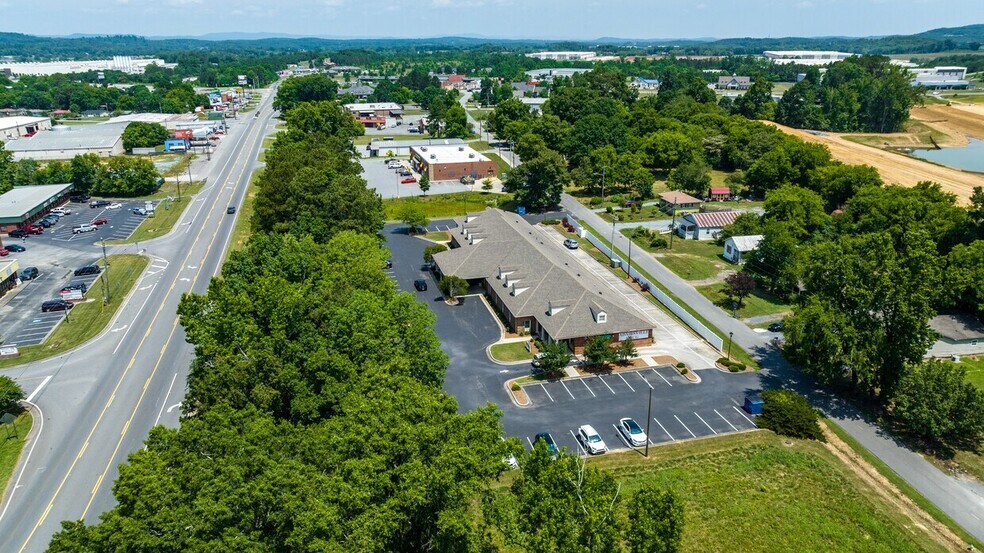 6000 Joe Frank Harris Pky NW, Adairsville, GA à louer - Photo de l’immeuble – Image 2 sur 37