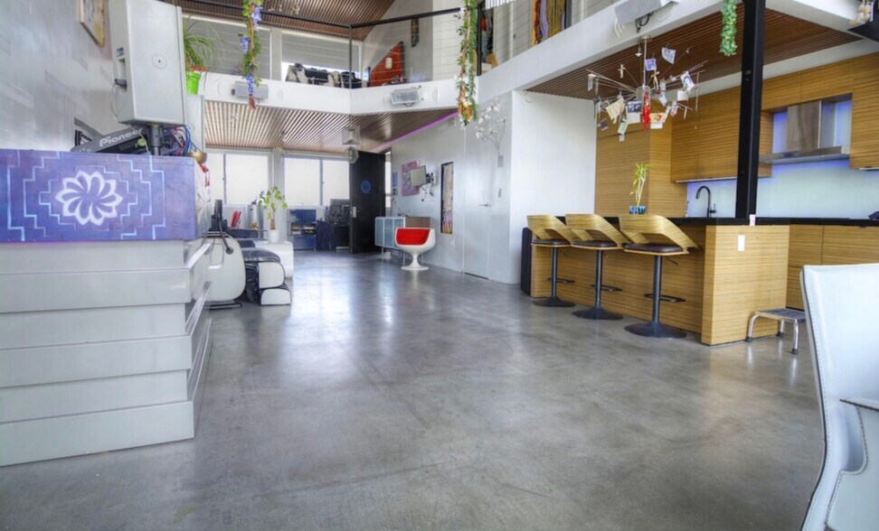 32-32 Steinway St, Long Island City, NY à louer - Photo de l’immeuble – Image 2 sur 18