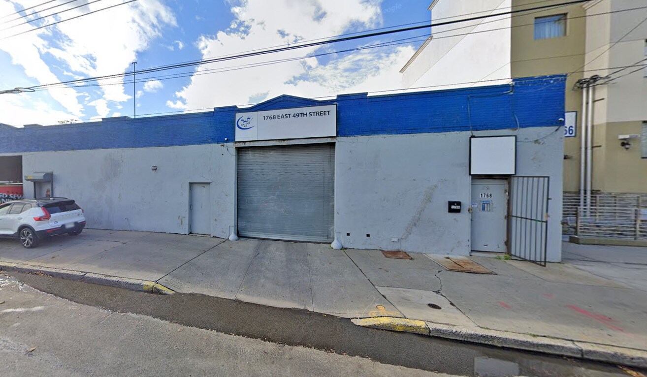 1768 E 49th St, Brooklyn, NY à louer Photo de l’immeuble– Image 1 sur 2