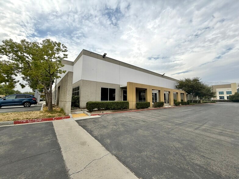 11376 N 5th St, Rancho Cucamonga, CA à louer - Photo de l’immeuble – Image 2 sur 5