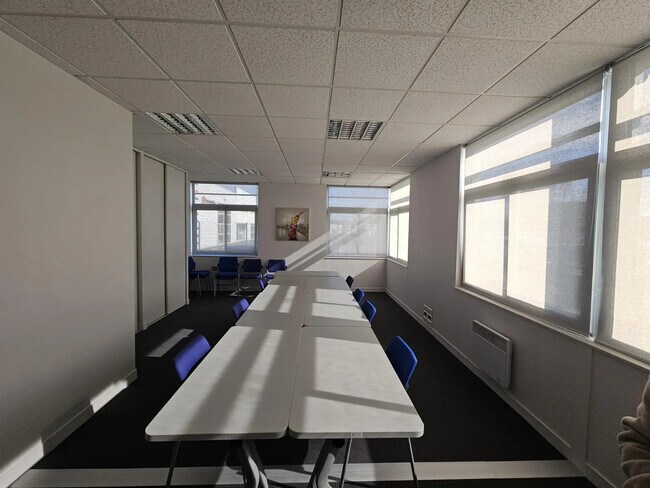 Plus de détails pour Bureau à vendre