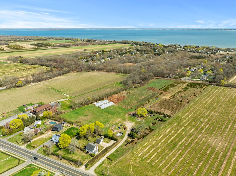 1705 & 1709 NY-25, Jamesport, NY à vendre - Photo de l’immeuble – Image 2 sur 8