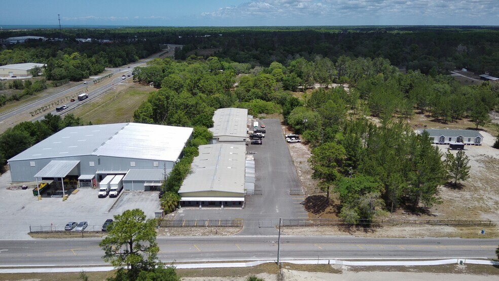 9521 Denton Ave, Hudson, FL à louer - Photo de l’immeuble – Image 3 sur 13