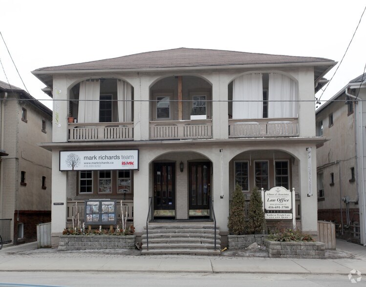 2241 Queen St, Toronto, ON à louer - Photo de l’immeuble – Image 3 sur 5