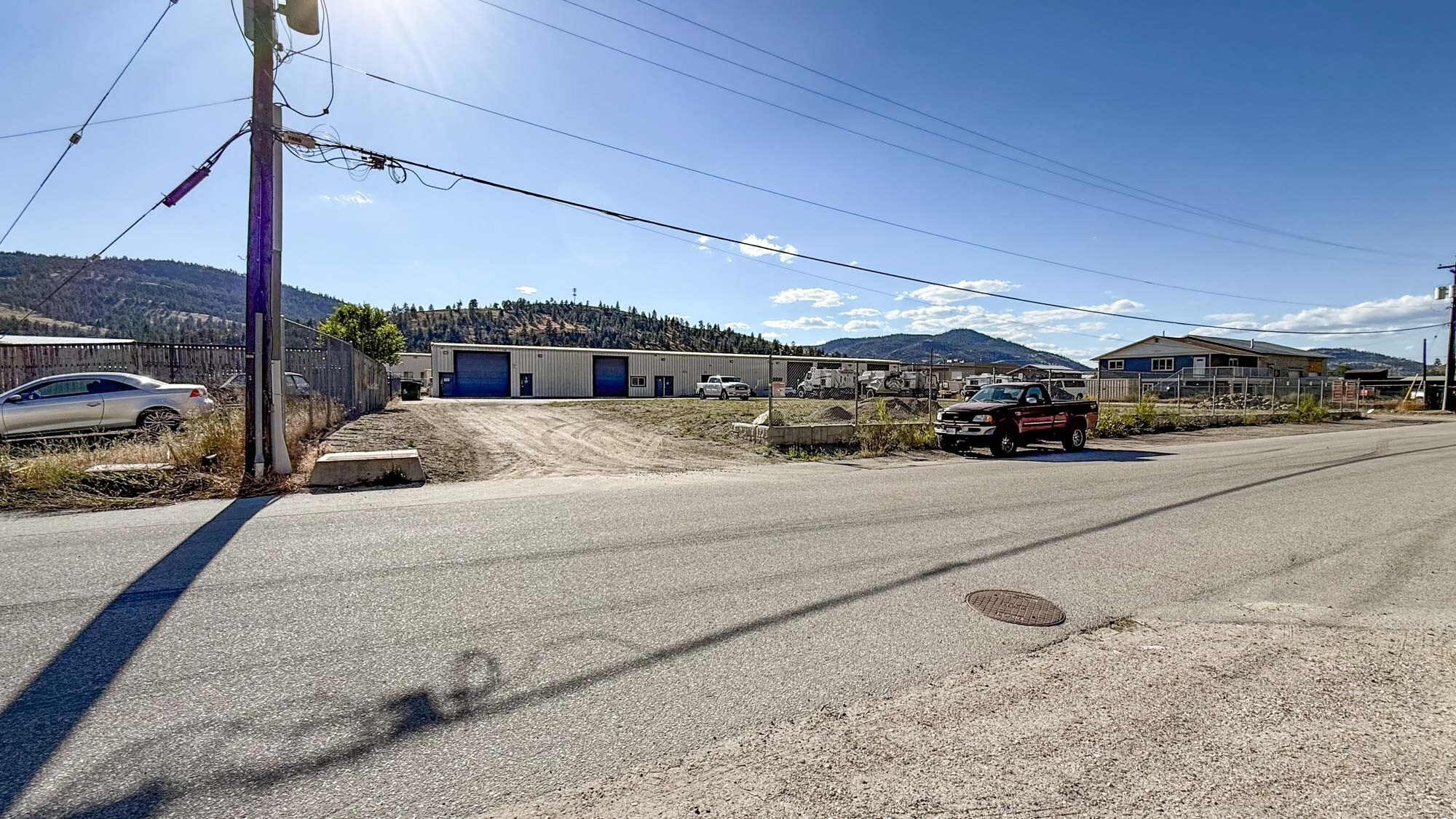 9207 James Av, Summerland, BC à louer Photo de l’immeuble– Image 1 sur 14