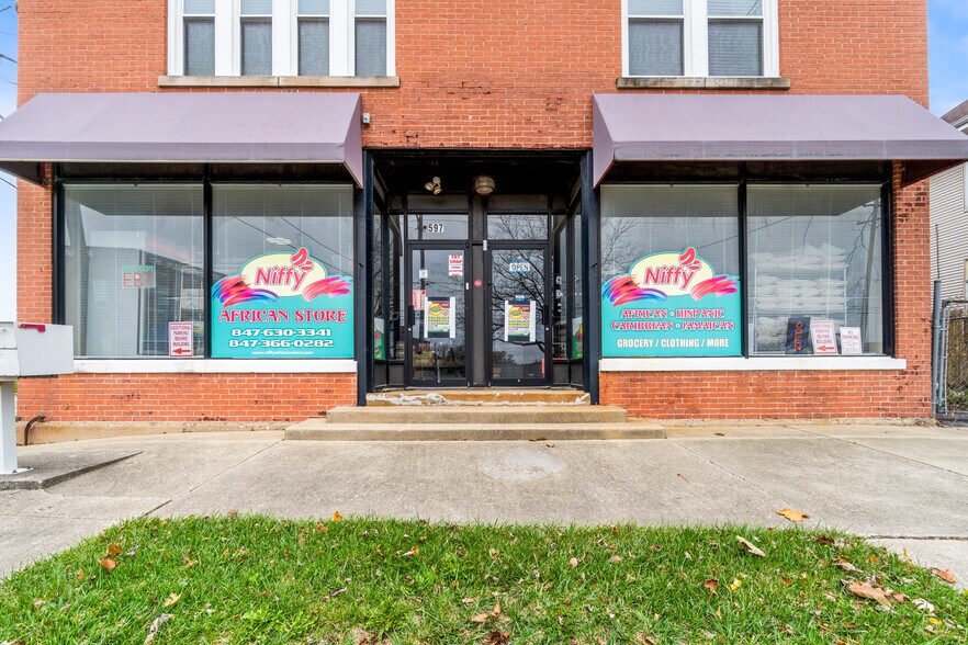 597 S Lake St, Aurora, IL à vendre - Photo de l’immeuble – Image 1 sur 23