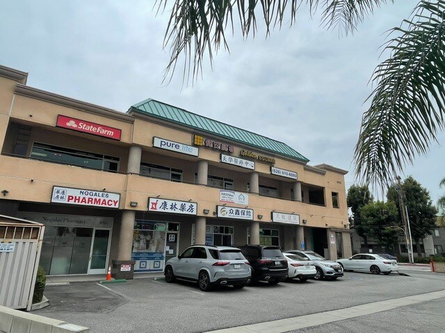 18702 Colima Rd, Rowland Heights, CA à louer - Photo de l’immeuble – Image 2 sur 4