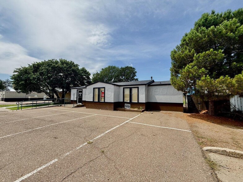 206 S Bliss Ave, Dumas, TX à vendre - Photo de l’immeuble – Image 3 sur 28