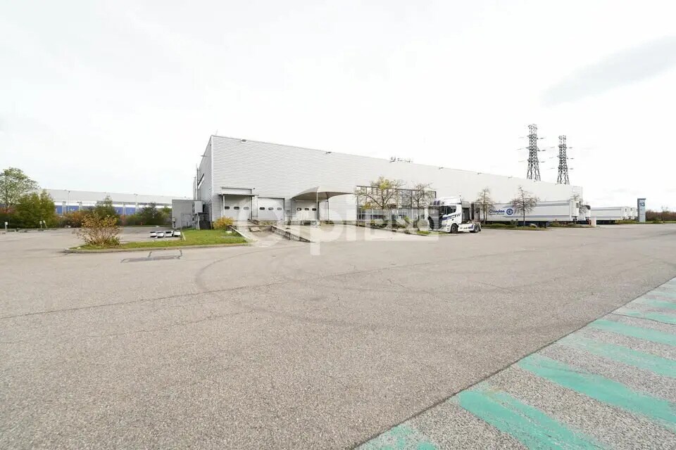 Industriel/Logistique dans Mions à louer Photo de l’immeuble– Image 1 sur 4