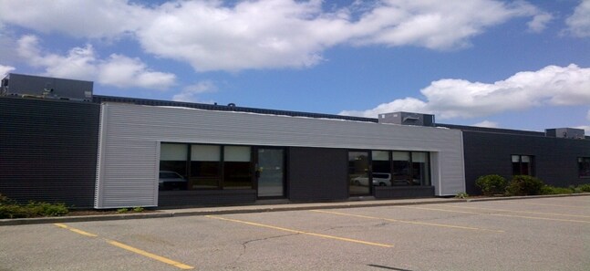 515 Dotzert Ct, Waterloo, ON à louer - Photo de l’immeuble – Image 3 sur 4