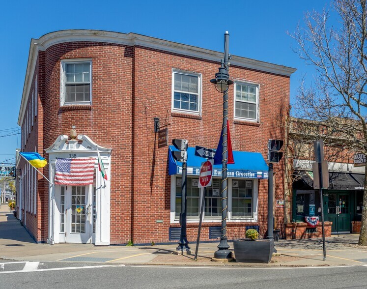 334 Main St, Hyannis, MA à louer - Photo de l’immeuble – Image 2 sur 19