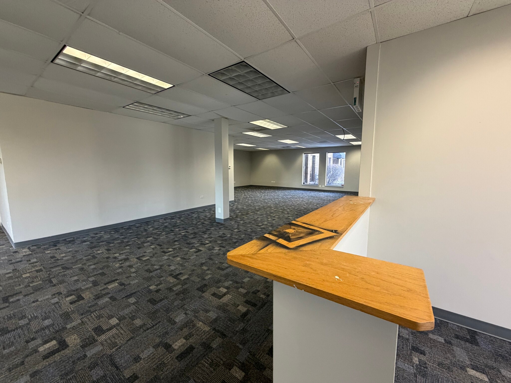 1835 Rohlwing Rd, Rolling Meadows, IL à louer Photo intérieure– Image 1 sur 4