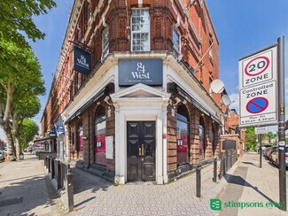 Plus de détails pour 82-84 Cricklewood Broa, Londres - Local commercial à louer