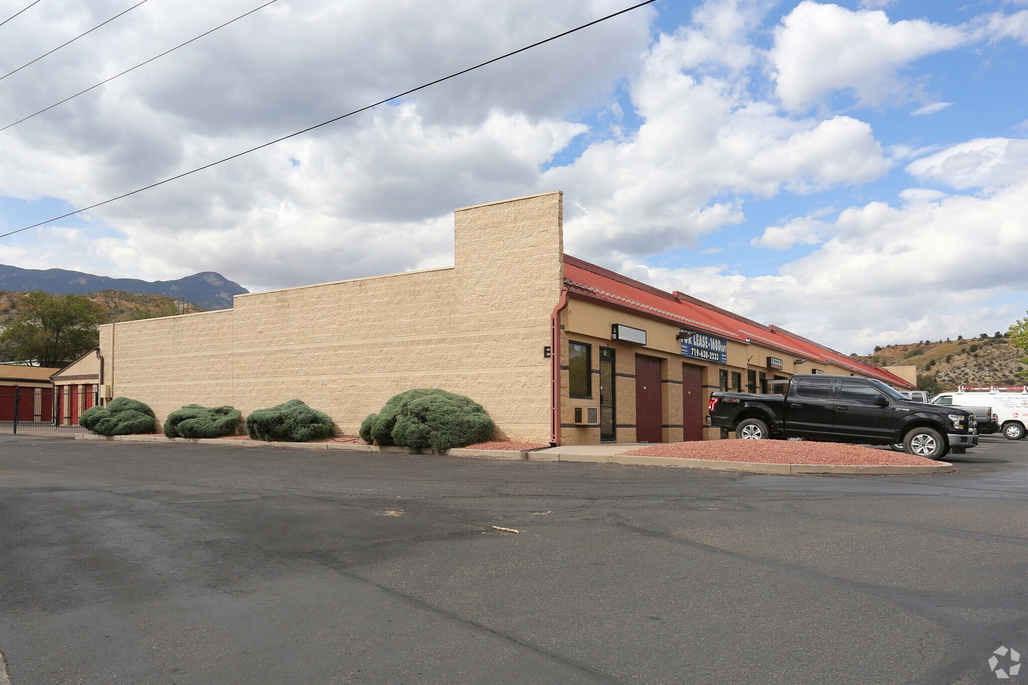 2755 Ore Mill Rd, Colorado Springs, CO à louer Photo principale– Image 1 sur 7