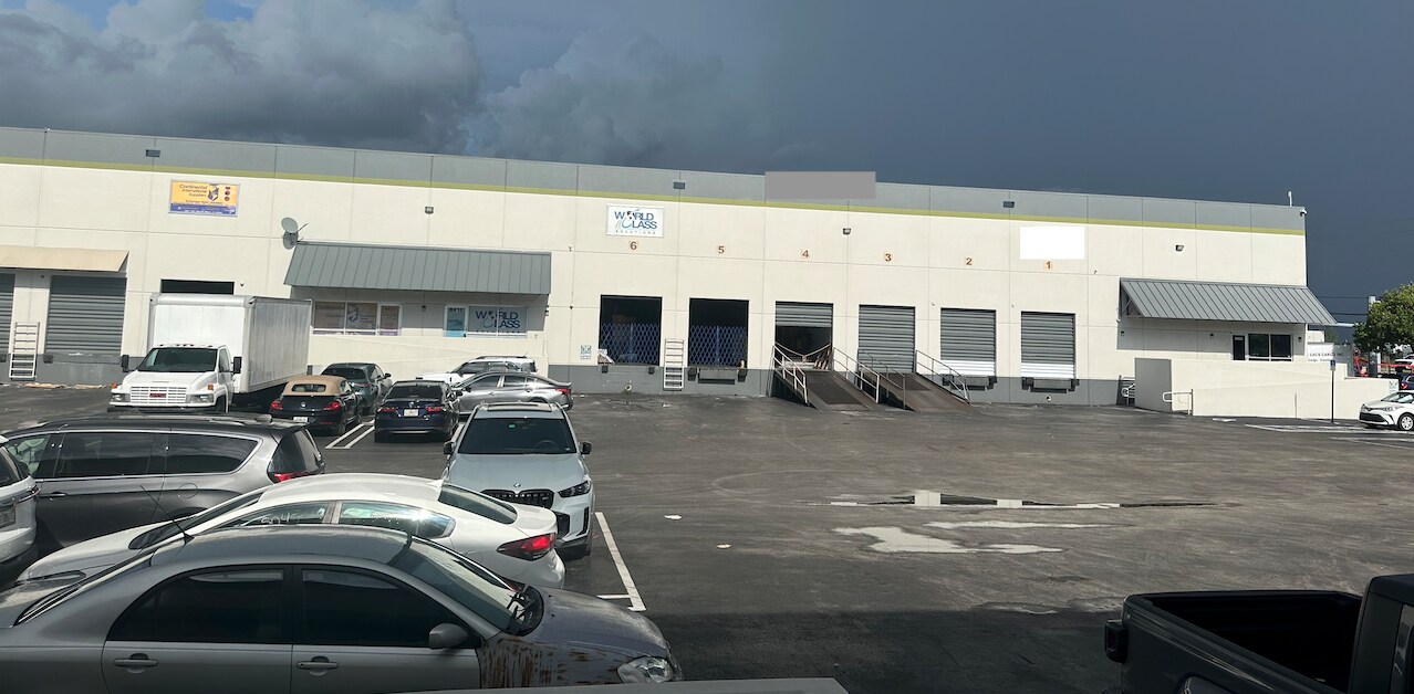 8405-8435 NW 74th St, Medley, FL à louer Photo de l’immeuble– Image 1 sur 15