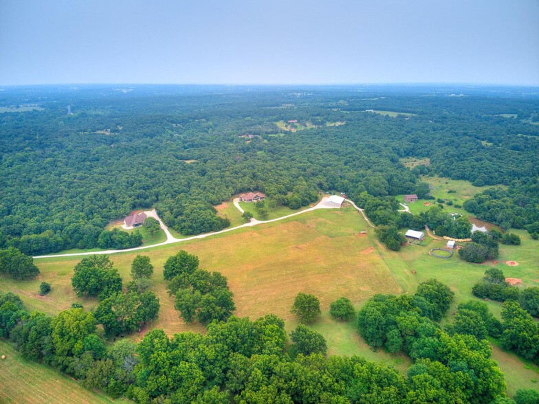 930290 S Highway 18, Chandler, OK à vendre - Photo de l’immeuble – Image 1 sur 38