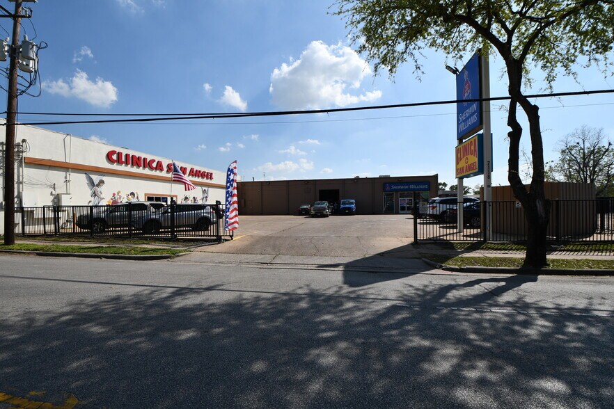 7118 Harrisburg Blvd, Houston, TX à vendre - Photo de l’immeuble – Image 3 sur 49