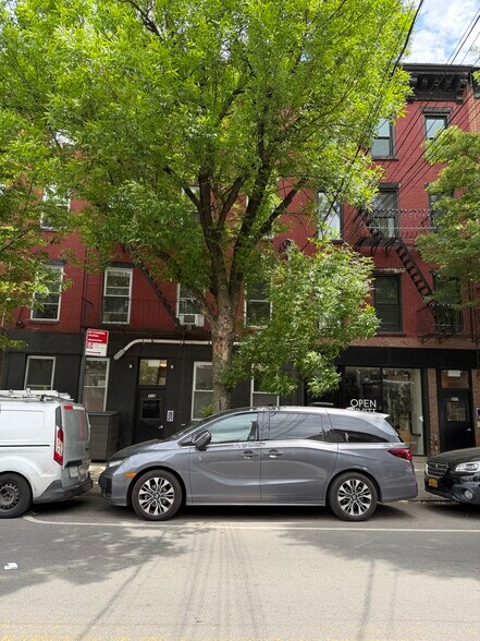 315 Van Brunt St, Brooklyn, NY à vendre - Photo de l’immeuble – Image 1 sur 13