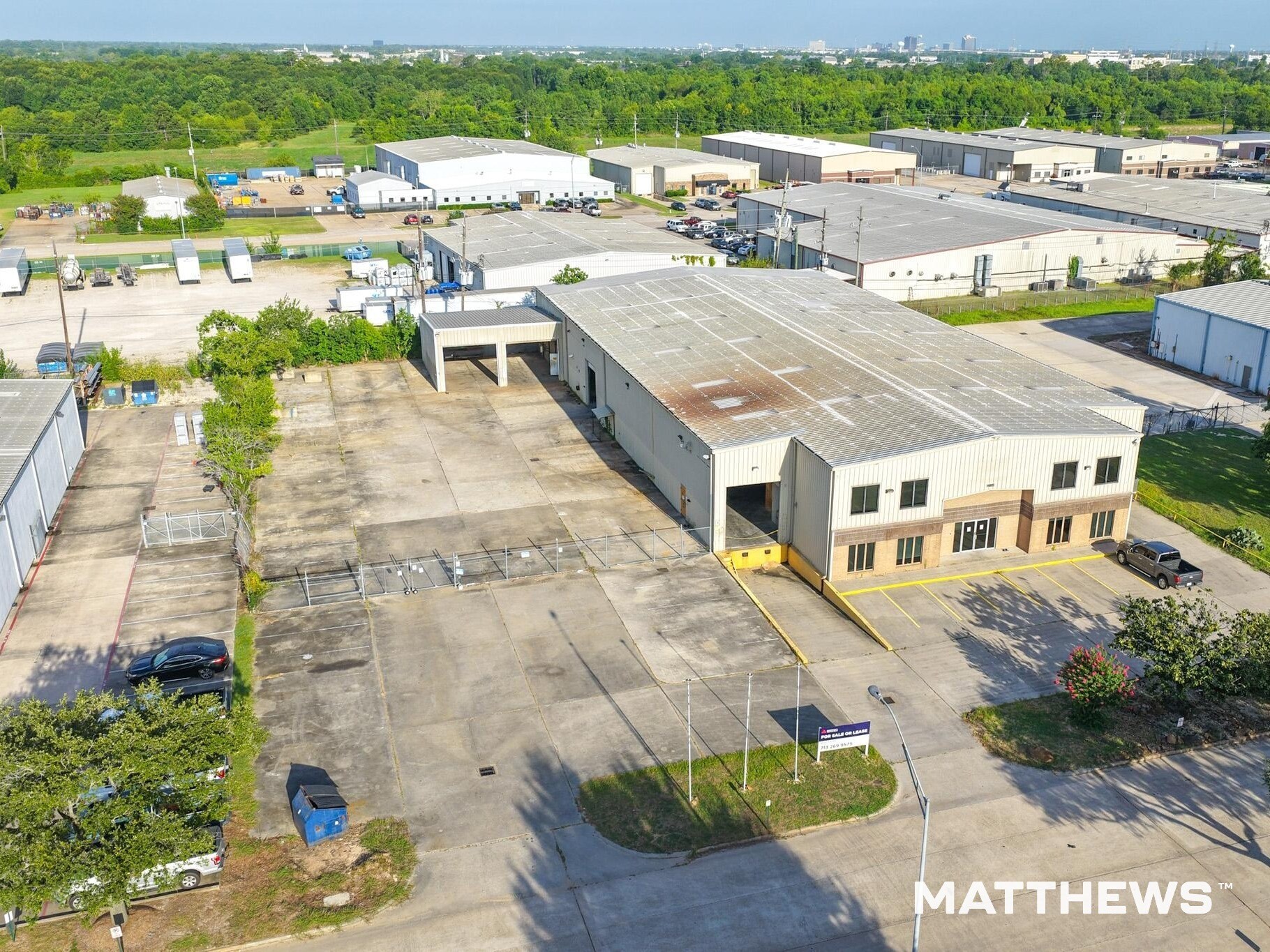 14025 Interdrive E, Houston, TX à louer Photo de l’immeuble– Image 1 sur 5