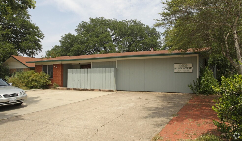 4409 Pack Saddle Pass, Austin, TX à vendre - Photo principale – Image 1 sur 2
