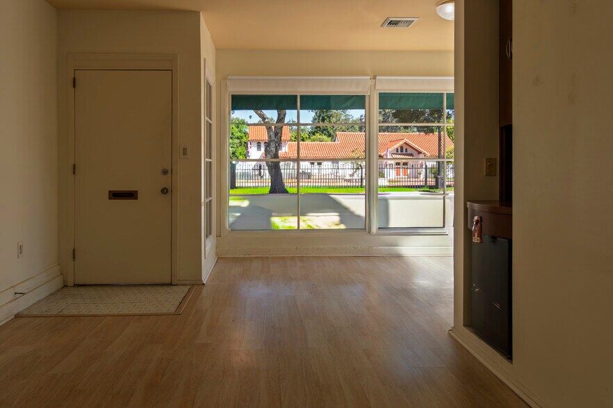 583 Dana St, San Luis Obispo, CA à louer - Photo de l’immeuble – Image 2 sur 18