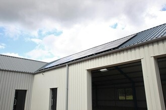 School Ln, Normandy à louer Photo de l’immeuble– Image 2 sur 3