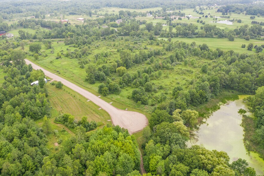 9351 Cecilia, Northville, MI à vendre - Photo de l’immeuble – Image 3 sur 18
