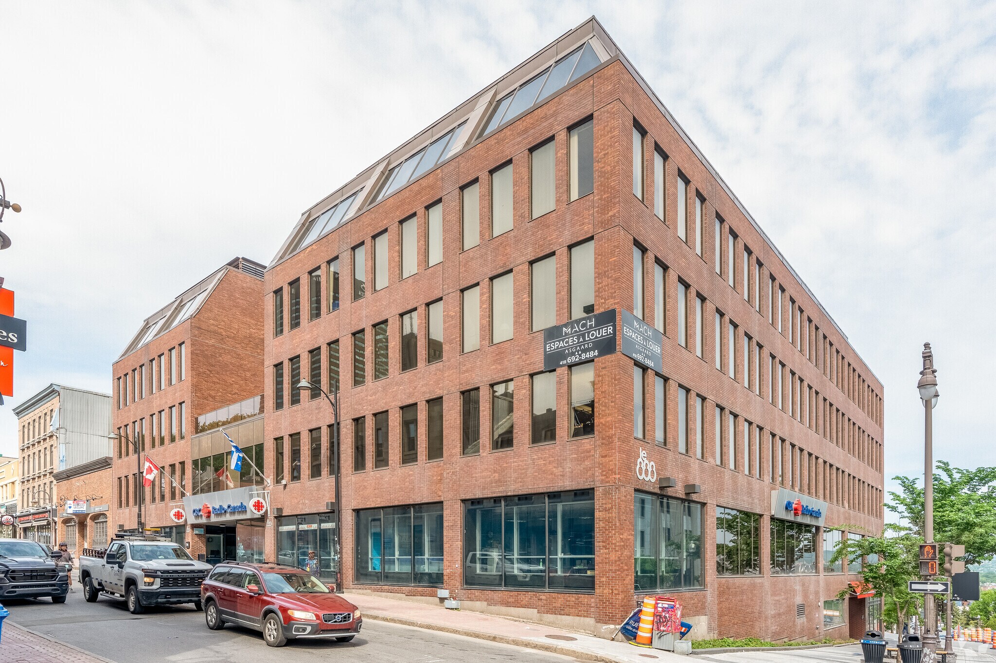 888 Rue Saint-Jean, Québec, QC à louer Photo principale– Image 1 sur 5