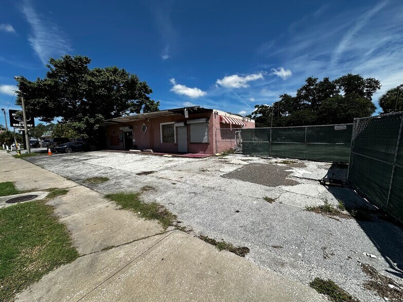 4807 22nd Ave S, Saint Petersburg, FL à louer - Photo de l’immeuble – Image 2 sur 12