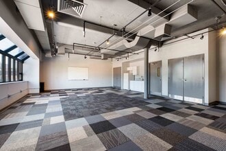 5877 Commerce St, Pittsburgh, PA à louer Photo intérieure– Image 1 sur 4