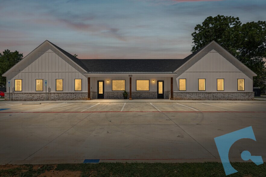 908 Cresthaven Dr, Euless, TX à louer - Photo de l’immeuble – Image 2 sur 12