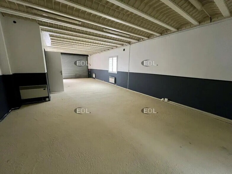 Local d’activités dans Saint-Witz à louer - Photo de l’immeuble – Image 3 sur 5