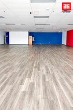 19317-19415 Soledad Canyon Rd, Santa Clarita, CA à louer Photo intérieure– Image 1 sur 4