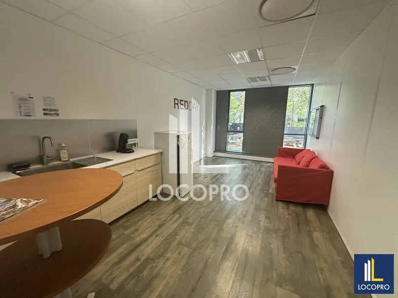 Bureau dans Marseille à louer - Photo de l’immeuble – Image 3 sur 5