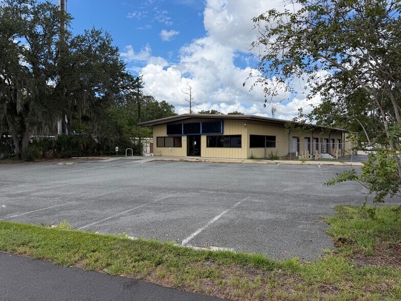2160 NE 31st Ave, Gainesville, FL à louer - Photo de l’immeuble – Image 2 sur 16