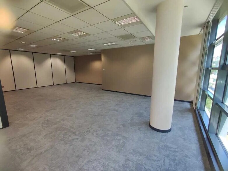 Bureau dans Rouen à louer - Photo de l’immeuble – Image 2 sur 3