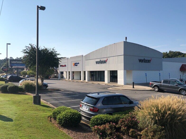 679 Dawsonville Hwy, Gainesville, GA à louer - Photo de l’immeuble – Image 1 sur 8