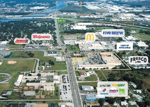 7819 Palm River Rd, Tampa, FL à louer Photo de l’immeuble– Image 1 sur 1