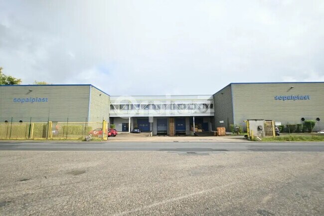 Plus de détails pour Local d’activités à vendre