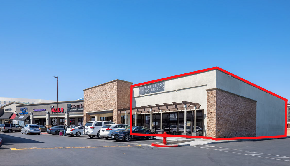 4490 Paradise Rd, Las Vegas, NV à louer - Photo de l’immeuble – Image 3 sur 21