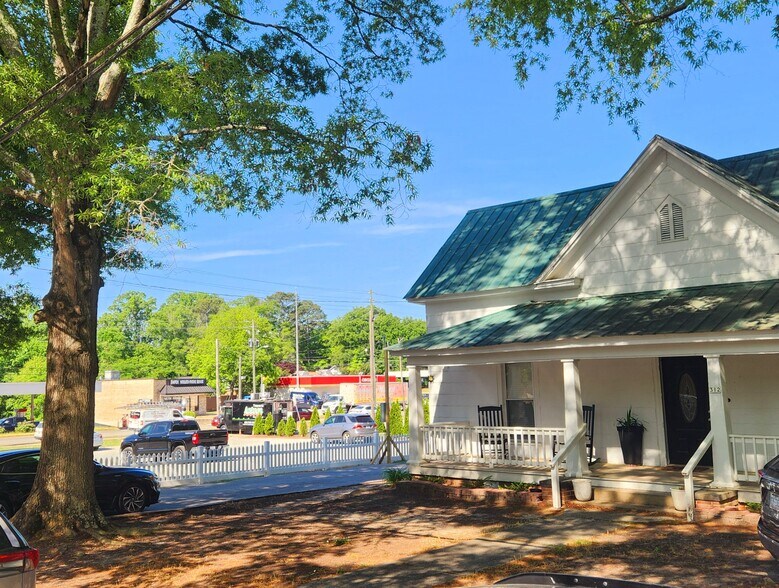 312 S Mason St, Apex, NC à vendre - Photo principale – Image 1 sur 4